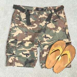 Y2K Truth Substance Common Sense Baggy Camo Cargo Shorts - Size 38” Men’s